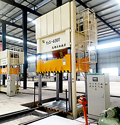 四川達(dá)州客戶定制的630噸四柱液壓機介紹技術(shù)參數(shù)電機和價格，由成都正西液壓機供應(yīng)，希望對選購中有所幫助