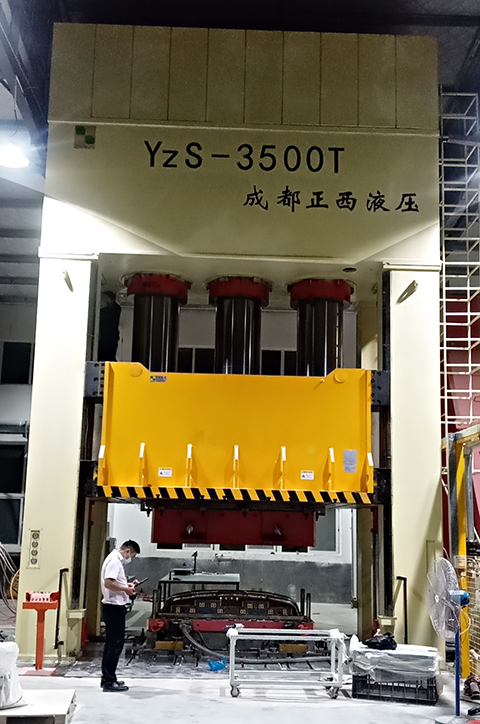 山東青島液壓機(jī)客戶定制的3500噸框架液壓機(jī)，成功安裝交付使用，你想知道交貨期多久嗎？